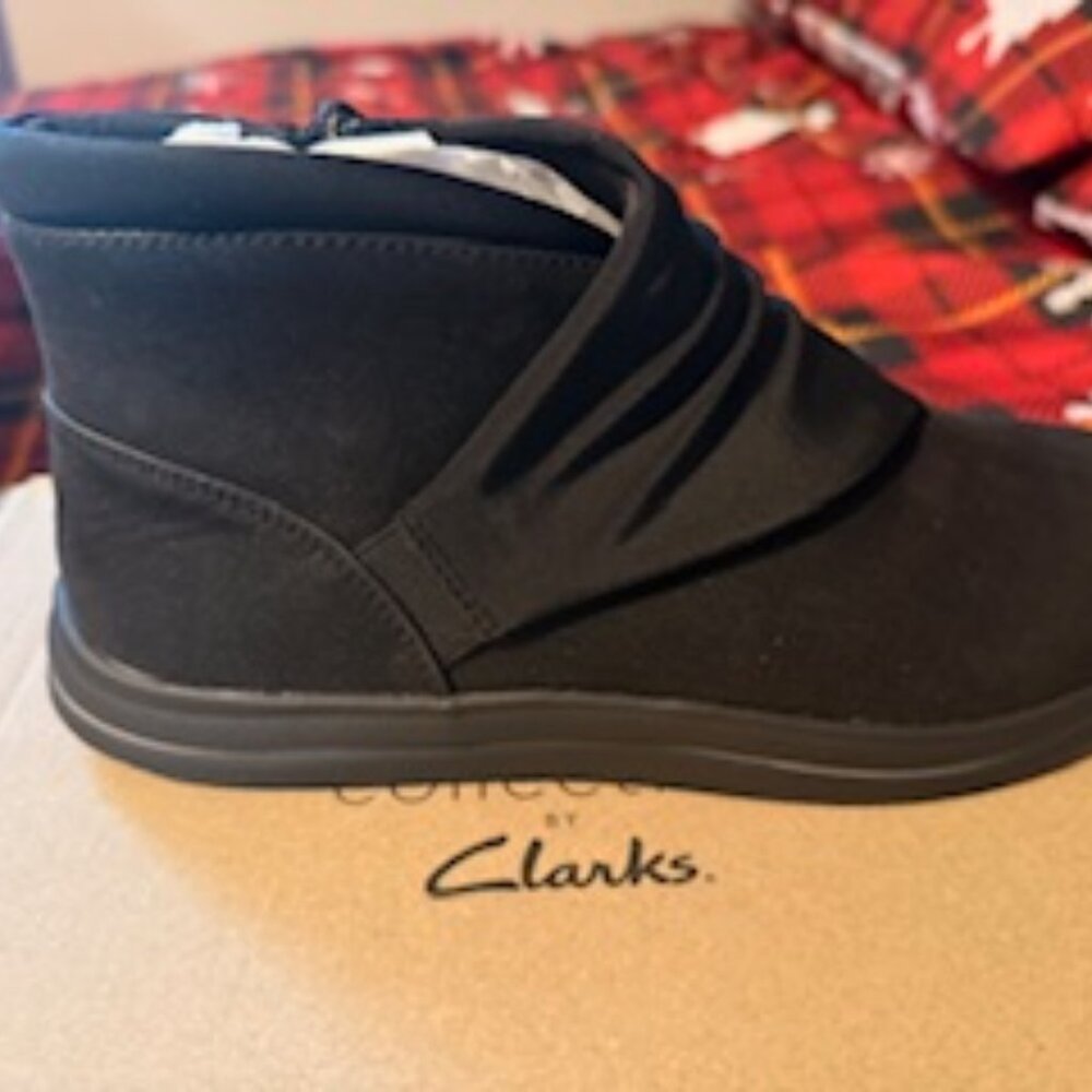 Clark Collection, Women's size 6.5 Black Booties